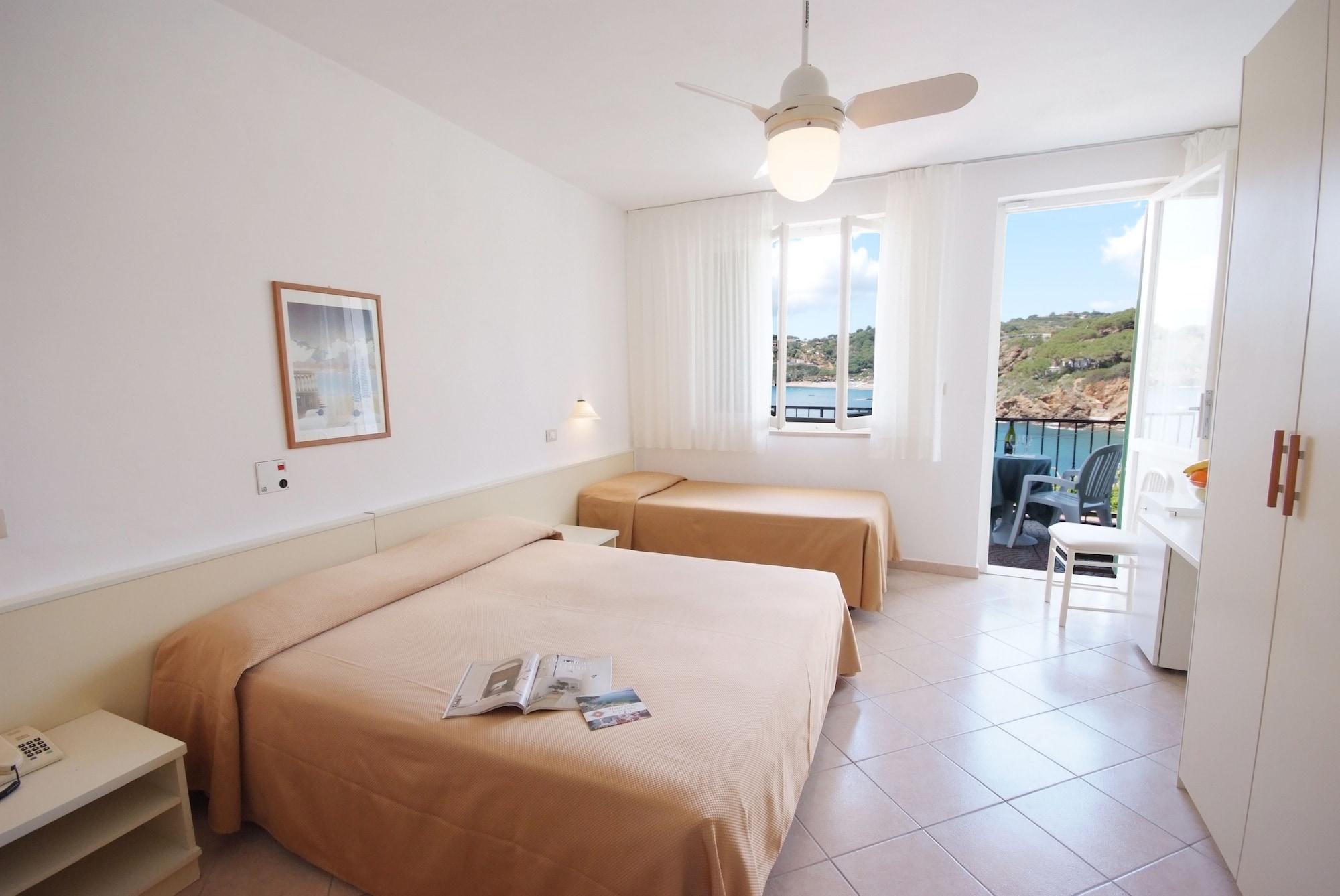 Hotel Dino Capoliveri  Exterior photo
