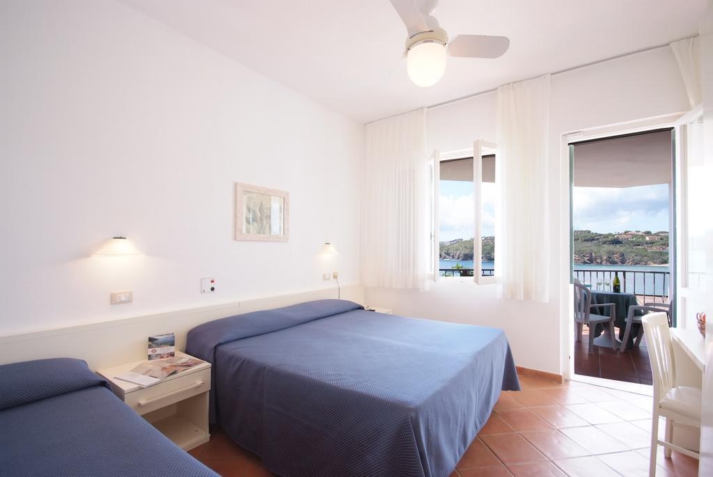 Hotel Dino Capoliveri  Exterior photo