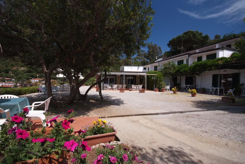 Hotel Dino Capoliveri  Exterior photo